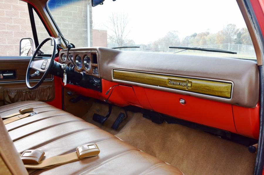 Торпедо Chevrolet C10 Cheyenne Super 1974 года  (фото 227 из 365)